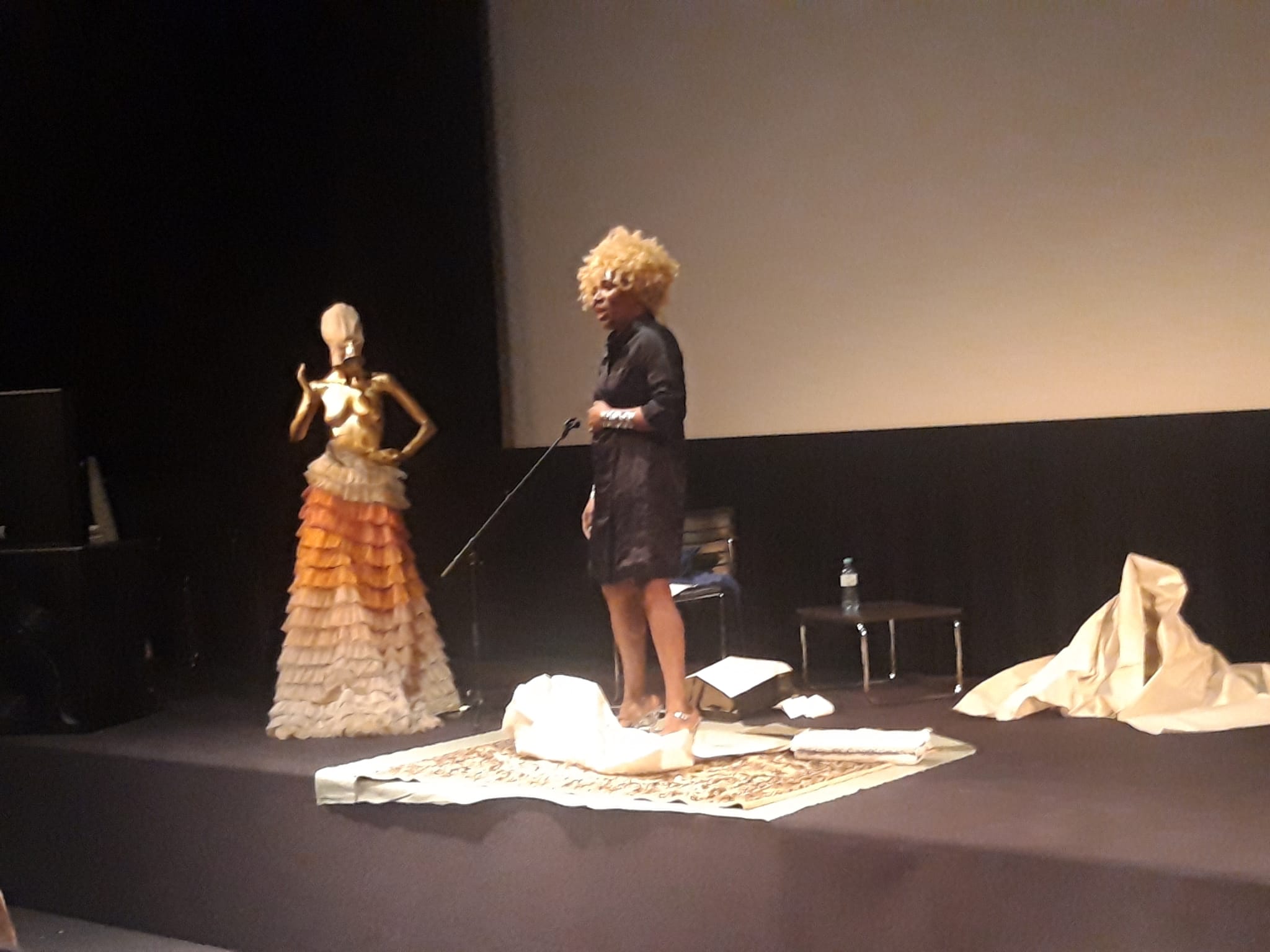 Die Revolution des Croissants - Elisabeth B Tambwe ©DIG UP Productions