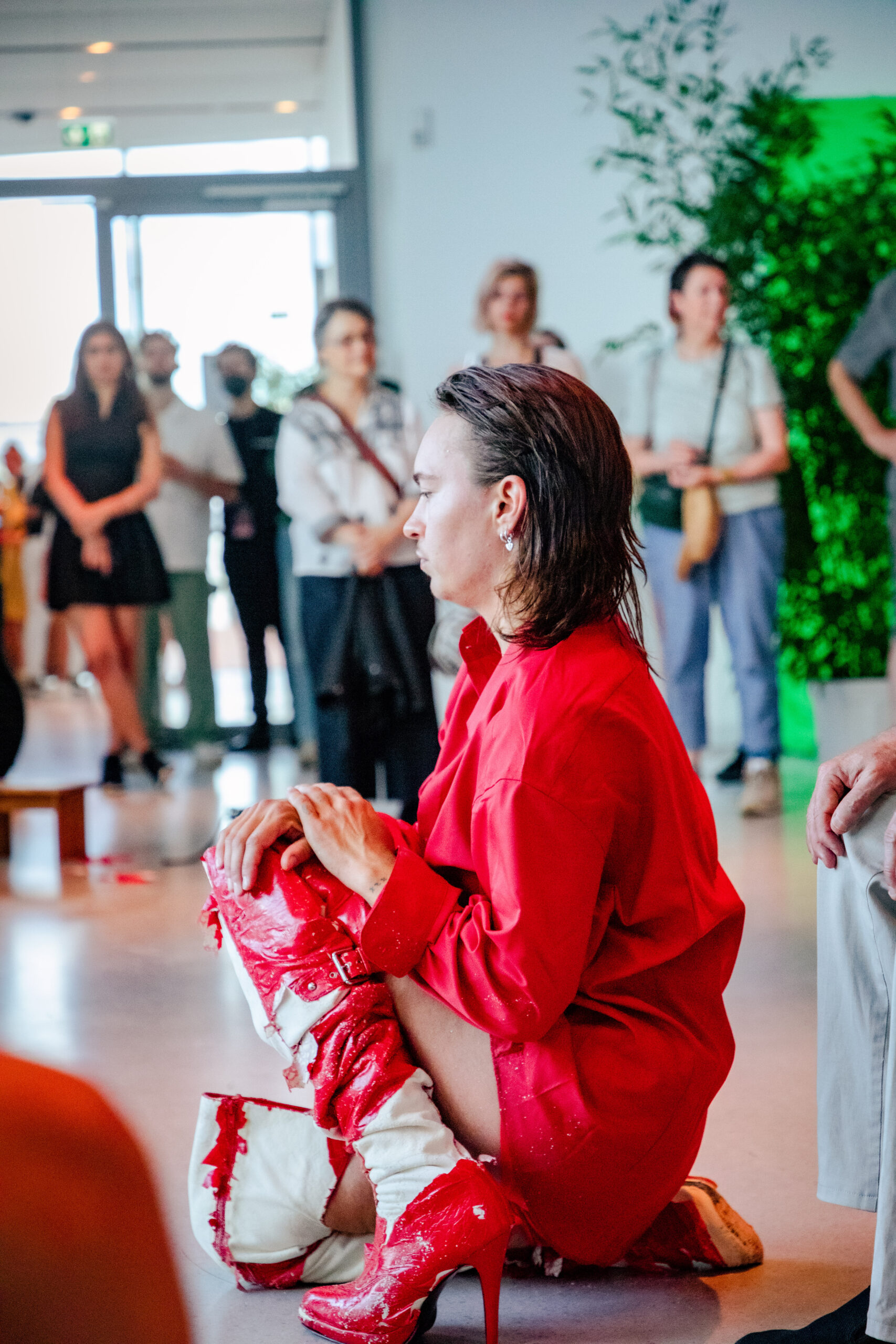 LauLukkarila_Salon_Souterrain_bodies_digupproductions_impulstanz2022_(c)SvetlanaGazicjpg