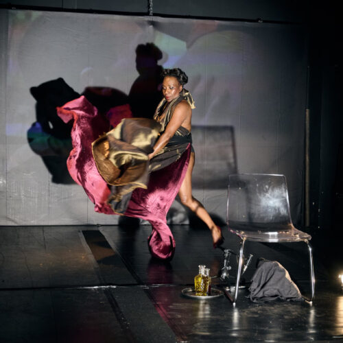 26_ElisabethTambwe_HIDINGTHISPALEOBJECTOFDESIREAPLEASURE_c_MarkusGradwhol_02